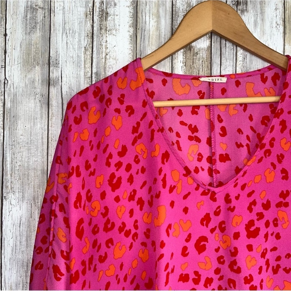Jodifl Pink Leopard Oversized Blouse - Picture 4 of 6